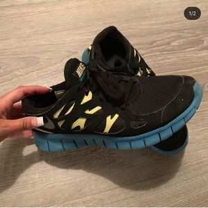 women’s NIKE tennis shoes